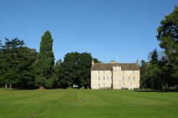 Pittencrieff House a Dunfermline, Scozia, UK. Venne acquistata da Andrew Carnagie nel 1903.


