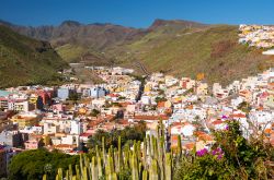 Playa Santiago (La Gomera), nella costa meridionale dell'isola, è una località turistica famosa per le sue spiagge, tra le più belle delle Canarie.
