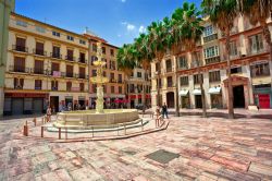 Plaza de la Constitución a Malaga era chiamata un tempo Plaza Mayor. Si trova nel centro storico della città andalusa - foto © Kushch Dmitry / Shutterstock


