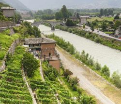 Ponte romano sull'Adda a Morbegno, Valtellina (Lombardia) - © Claudio Giovanni Colombo / Shutterstock.com