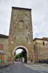 Porta Cannara a Bevagna, Umbria, Italia. E' una delle antiche porte d'ingresso alla città.

