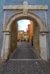Porta di accesso al centro storico del borgo di Sant'Oreste nel Lazio - © ValerioMei / Shutterstock.com