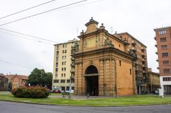 Porta Lame nel centro di Bologna, Emilia-Romagna - © Joaquin Ossorio Castillo / Shutterstock.com