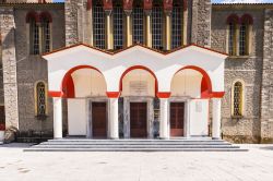 Porticato all'ingresso del monastero di Kalambaka, Grecia - © Anton_Ivanov / Shutterstock.com