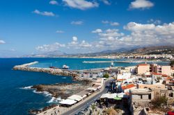 Il porto di Rethymno a Creta, Grecia - © DimasEKB / Shutterstock.com
