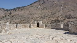 Porto Palermo  e il castello vicino ad Himare in Albania