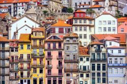 Le caratteristiche case di Porto, seconda città del Portogallo © Jorge Pedro Barradas de Casais / Shutterstock.com