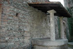 Il Pozzo del Vercellino nel Castello di Trezzo sull'Adda - una delle componenti più suggestive del Castello Visconteo, o di ciò che ne rimane, risiede nel Pozzo del Vercellino, ...