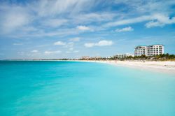 L'isola di Providenciales, una delle più occidentali dell'arcipelago di Turks and Caicos, è una delle più visitate anche perchè ospita l'aeroporto internazionale, ...