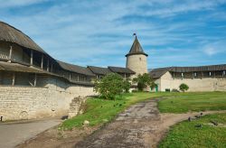 Pskov Krom, dettagli architettonici all'interno della fortezza russa.
