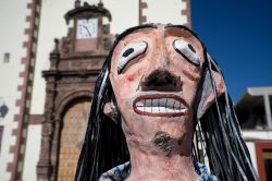 Un pupazzo di cartapesta a San Miguel de Allende (Messico) durante la Fiesta de Los Locos che si svolge in giugno.