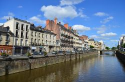 Quai Chateaubriand a Rennes, uno splendido scorcio di Bretagna (Francia) - © esinel / Shutterstock.com