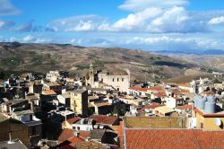 Racalmuto, provincia di Agrigento dove è nato Leonardo Sciascia, il famoso scrittore siciliano - © Tommaso, CC BY-SA 2.0, Wikipedia