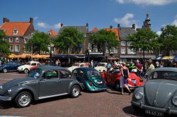 Raduno di Volkswagen Beetle nella città di Middelburg, Olanda - © Styve Reineck / Shutterstock.com