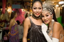 
	Ragazze thailandesi in un locale del centro di Pattaya - © Nuk2013 / Shutterstock.com
