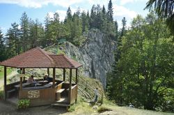 Relax nei pressi del Wonder Bridges sui monti Rhodope a Chepelare, Bulgaria - © fritz16 / Shutterstock.com