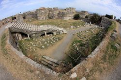 Resti archeologici sull'isola di Kos, Grecia. Nota anche come isola di Coo, ospita sul suo territorio numerose rovine greche e romane - © Bildagentur Zoonar GmbH / Shutterstock.com