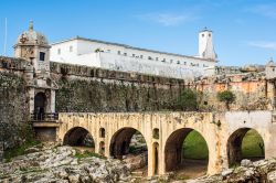 Resti di un'antica chiesa di Peniche, Portogallo.
