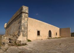 Retro e muri di Fort Paimogo nei pressi di Areia Branca, Lourinha, Portogallo. Costruito nel 1674 per volere di Antonio Luis de Menezes, del marchese di Marialva e del conte di Cantanhede, questo ...