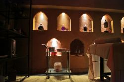 Il centro benessere del riad Ayadina di Marrakech, Marocco - L'elegante e accogliente spa di questo raffinato riad del 19° secolo propone massaggi e trattamenti di bellezza con prodotti ...