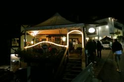 Ristorante Ciolà fotografato di sera a San Vigilio di Marebbe, Trentino Alto Adige. Qui si possono gustare i piatti tipici della cucina trentina.
