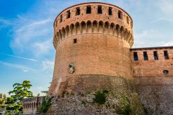 Con la sua inalterata struttura medievale, la Rocca Sforzesca conserva in ottimo stato gli interni e le cucine, impreziosite anche da utensili databili attorno al 1500. Si possono inoltre visitare ...