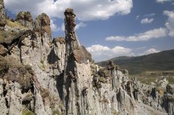 Rocce vulcaniche lungo il fiume Killigin, Nigde, Turchia.



