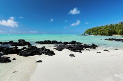 Isola dei Cervi, Mauritius - Le acque dell'oceano Indiano lambiscono quest'isolotto situato nelle immediate vicinanze di Mauritius: famosa per le grandi distese di sabbia bianca e finissima, ...