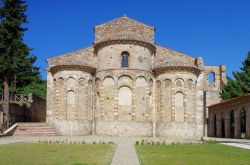 Rossano Calabro: la chiesa di Santa Maria del Patire - © LianeM / Shutterstock.com