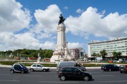 Praca Marques de Pombal è una piazza che si trova a Lisbona fra l'Avenida de Liberdade e il parco Edoardo VII°. AL centro si erge un monumento al marchese di Pombal, il grande ...