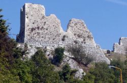 Rovine castello a Morcone provincia di Benevento ...