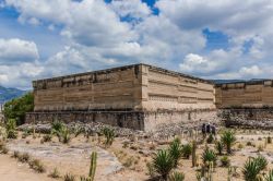 Rovine del sito pre-ispanico Mitla a Oaxaca, Messico. Quest'area precolombiana si trova a San Pablo Villa de Mitla e ogni giorno viene visitata in media da 500 persone - © Bernardo ...