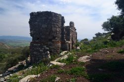 Rovine di fortificazioni militari della seconda guerra mondiale a San Giovanni Suergiu