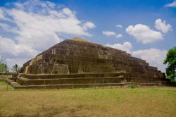 Rovine maya di Tazumal, El Salvador, Centro America. Questo sito archeologico è situato a Chalchuapa; l nome, in lingua quinché, singinifica "luogo in cui le vittime vengono ...