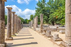 Rovine nell'antica Olympia, Grecia. Questa località era incastonata in una valle lungo il corso del fiume Alfeo, nell'Elide.



