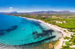 Sa Mattanosa la spiaggia tra Cala Liberotto e Cala Ginepro a nord di Orosei in Sardegna