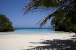 Sabbia bianca sulla spiaggia di Port Antonio, Giamaica.
