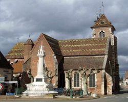 La chiesa di San Battista a Saint-Jean-de-Losne, Borgogna, Francia.

