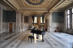 Sala concerti interna alle Terme di Salsomaggiore, Emilia-Romagna - © s74 / Shutterstock.com