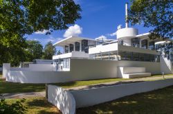 Sanatorio "Zonnestraal" di Hilversum, Olanda. Costruita fra gli anni '20 e '30 del 1900 dallo studio di Jan Duiker, con Bijvoet e Wiebenga, questa struttura rappresenta un ...