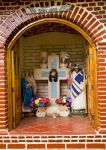 Santuario cristiano lungo una via sull'isola di Janitzio, Messico.


