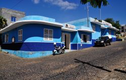 São Filipe, Fogo: la caserma della polizia nel capoluogo dell'isola capoverdiana - © LivetImages / Shutterstock.com