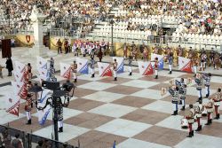 Sbandieratori durante la partita a scacchi umani di Marostica, Vicenza, Veneto - © m.bonotto / Shutterstock.com