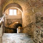 Le scale di Grubelgasse portano dalla strada principale di Durnstein al fiume Danubio, Bassa Austria - © TasfotoNL / Shutterstock.com