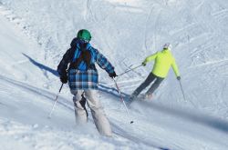 Sciare a Foppolo in Lombardia. Questa importante stazione invernale si trova all'estremità della Val Brembana.
