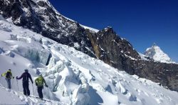 Sciare sul ghiacciaio a Zermatt in Svizzera - © Rick Scott  / Shutterstock.com