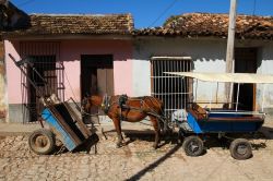 Vita quotidiana nella città vecchia di Trinidad, Cuba - La parte vecchia di Trinidad, famosa località nella provincia di Sancti Spiritus, è sicuramente la zona più ...