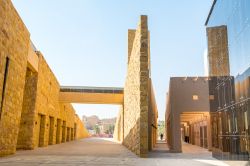 Scorcio del cortile interno di un edificio a Diriyah, Arabia Saudita.
