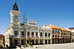 Uno scorcio di Guadalajara, graziosa cittadina della Comunità Autonoma di Castiglia-La Mancia. Siamo nel centro della penisola iberica, nella valle del fiume Henares.
