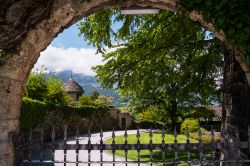 Scorcio di una bella residenza privata nel centro di Vaduz, Lichtenstein, con il giardino - © StanislavBeloglazov / Shutterstock.com